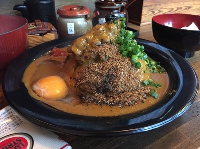 「黒丼＋生たまご」@丼ぶり屋 幸丼 本店の写真