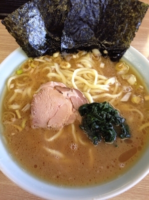 「ラーメン（味濃い口）＋味玉」@奥津家の写真