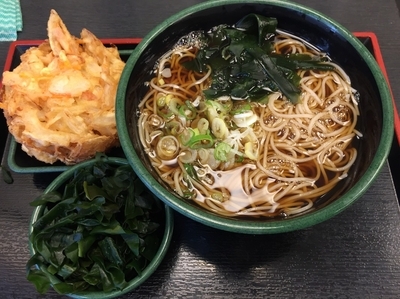 「かき揚げそば＋わかめ（￥420＋￥無料クーポン）」@ゆで太郎 東五反田店の写真