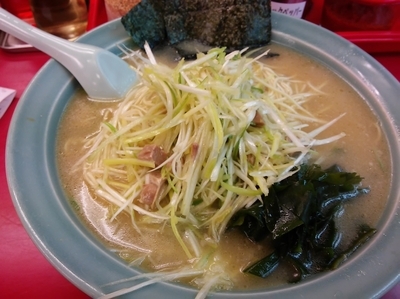 「ネギラーメン（中盛）」@新ラーメンショップ 狭山本部の写真