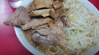 「豚入りラーメン(ニンニク)」@ラーメン二郎 西台駅前店の写真