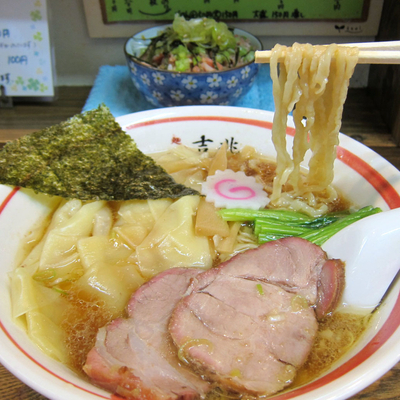 「ワンタン麺 880円 + そぼろご飯 100円」@青竹平打ち中華そば 麺壱吉兆の写真