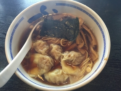 「ワンタン麺 醤油【750円】」@たけちゃんにぼしらーめん 府中店の写真