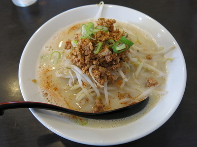 「白担々麺：800円」@ラーメン餃子専科 天下一 神谷町店の写真