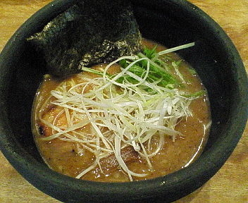 「らぁめん　醤油　７２０円」@俺の創作らぁめん 極やの写真