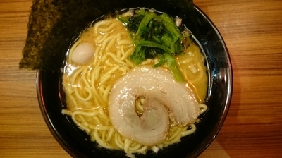 「醤油ラーメン ￥734 ライスサービス」@横浜家系ラーメン 壱角家 秋葉原東口店の写真