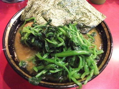 「ラーメン+生ほうれん草+味玉」@家系総本山 ラーメン吉村家の写真