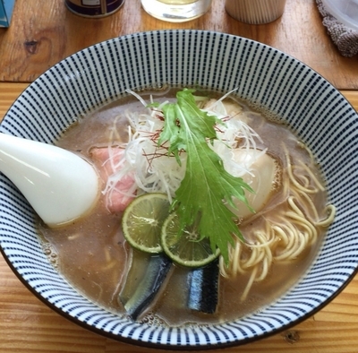 「秋刀魚そば」@中華そば よしかわの写真