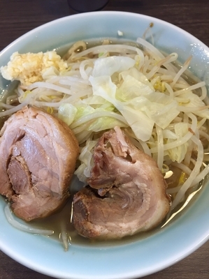 「ラーメン小　700円　カタメ　ニンニク」@かじろうramen7の写真