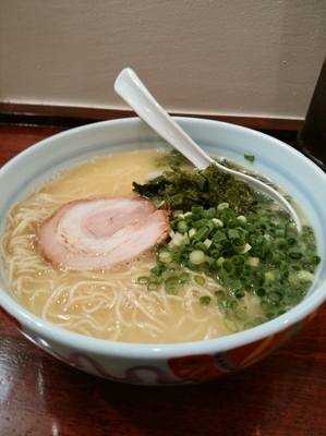 「まる玉らーめん680円」@らーめん まる玉 新橋店の写真