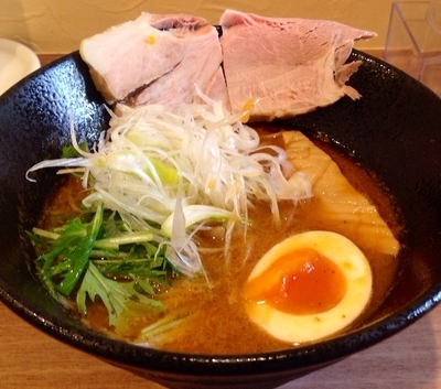 「築地直送 海老赤湯らぁめん 850円」@旨美麺 築一の写真