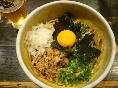 「和え豚そば（カレー）￥800＋生ビール￥400＝￥1200」@俺の空 池袋店の写真