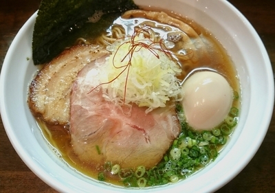 「【木曜限定】平子煮干らーめん 750円＋ﾛｰｽﾄﾁｬｰ、味玉」@麺や 飛来の写真