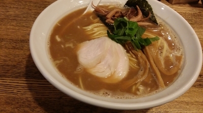 「烏賊干し鳥白湯醤油そば 850円」@新橋 纏の写真