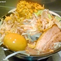 味玉どてちんらーめん (850円)