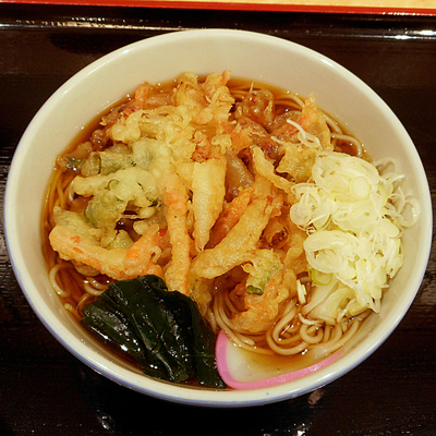 「かき揚げ（温 350－100＝250円）※開店記念割引券使用」@小諸そば 代々木店の写真