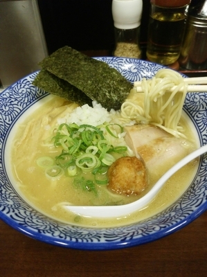 「濃厚京節鶏白湯そば800円」@麺屋武一 はなれの写真