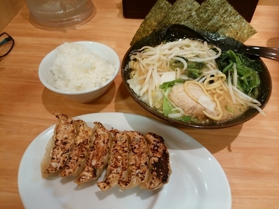 「肉野菜餃子290円」@ラーメン春樹 イトーヨーカドー三郷店の写真