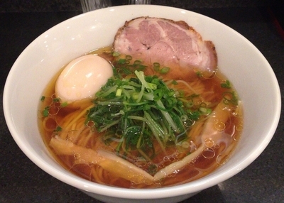 「醤油その１(木桶仕込みの生揚げ醤油)＋味玉」@中華そば 安成の写真