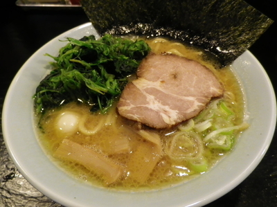 「醤油ラーメン＋ほうれん草」@松波家の写真