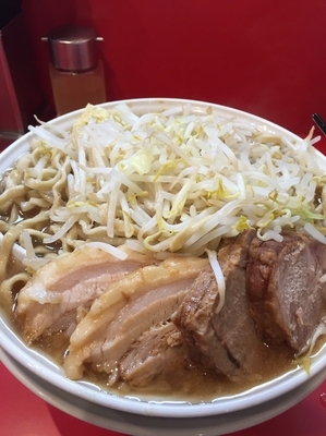 「大ラーメン 400g？＋豚2枚」@麺屋 桐龍の写真