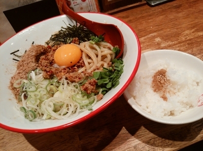 「〖秋限定〗まぜそば（割り飯付）並780円」@つけ麺専門店 三田製麺所 新橋店の写真