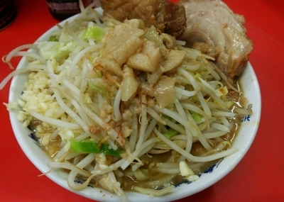 「ラーメン　麺少な目　ニンニクアブラ　700円」@ラーメン二郎 松戸駅前店の写真
