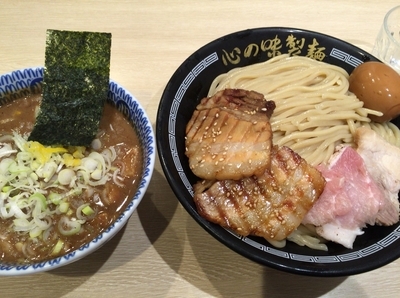 「特製濃厚魚介つけ麺」@心の味製麺 平井店の写真