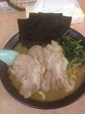 「醤油チャーシュー麺中盛、硬め濃いめ」@らーめん家 せんだい 羽沢店の写真