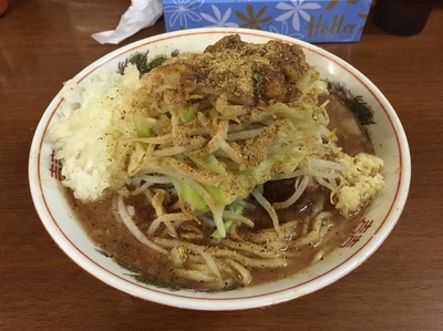 「ミニらーめん（にんにく少な目、アブラ、タマネギ、魚粉）」@らーめん おうか 松戸松飛台店の写真