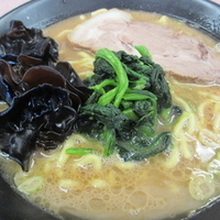 らーめん中盛り￥７８０きくらげ￥１００海苔Ｗ別皿￥２００