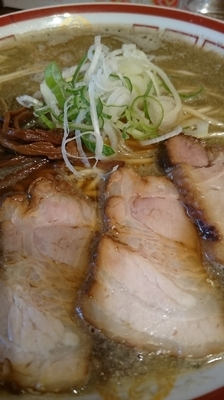 「バリ煮干しラーメン800円＋煮たまご50円」@中華そば つし馬の写真