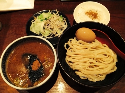 「味玉つけ麺並830円 ちょこ野菜、割メシ各50円」@つけ麺専門店 三田製麺所 神田店の写真
