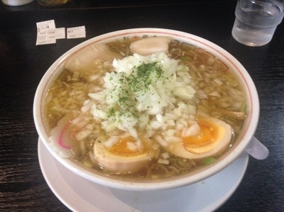 「あごだし中華 煮玉子 タマネギ」@山形 飛魚 亞呉屋 仙台店の写真
