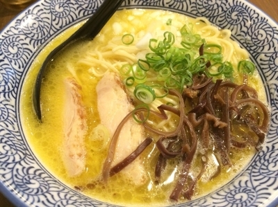 「あっさり鶏白湯ラーメン(塩)」@釜炊きとんこつ 品川製麺所 新宿2丁目店の写真