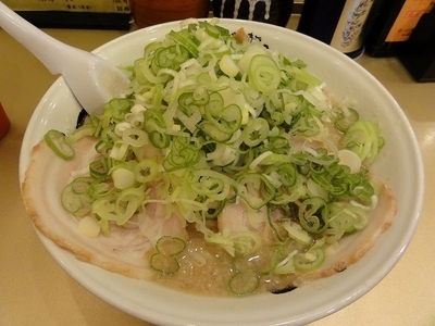「しょうゆラーメン750円　中盛50円　　ネギマシ」@超ごってり麺 ごっつ 秋葉原店の写真