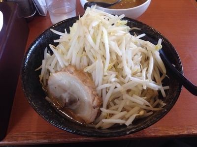 「じろうハーフ（野菜大、アブラ増し）」@らーめん次郎冠者 上阿原店の写真