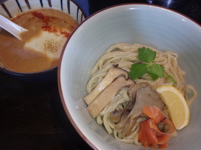 「茸チーズつけ麺(900円)、秋鮭とチーズの追い飯(200円)」@陽東豚骨 YOTONの写真