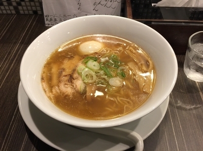 「なるとやラーメン醤油 900円」@なるとや 大須店の写真