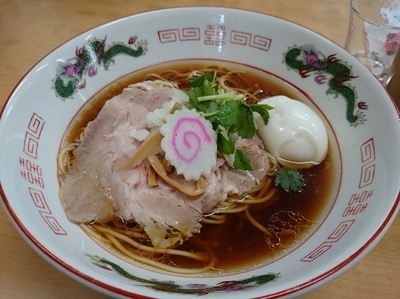 「【限定】鴨がチョット入った中華そば500円＋冷酒」@㐂九家の写真