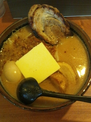 「超バターらーめん（炙りチャーシュー・味玉）」@蔵出し味噌 麺屋 壱正 各務原店の写真