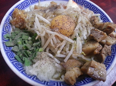 「まぜそば醤油750円」@明神角ふじの写真