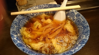 「ワンタン麺（５５０円）」@肉厚わんたん麺と手作り焼売 ら麺亭 浅草支店の写真