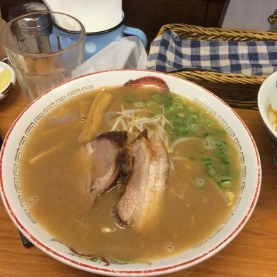 「中華そば、ミニデミカツ丼」@やまとの写真