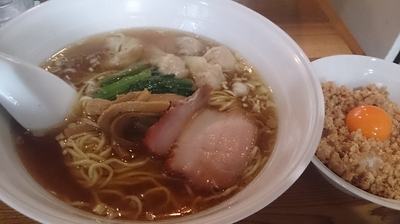 「ワンタンメン＋鶏そぼろご飯（価格失念...）」@らーめん穀雨の写真