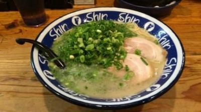 「ねぎラーメン＋替え玉」@博多らーめん ShinShin 天神本店の写真