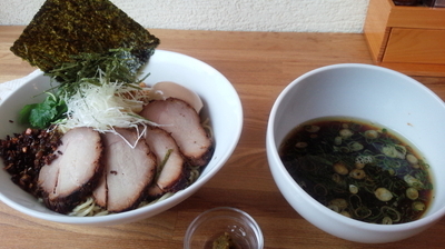 「甲州地鶏　特製つけそば（１２００円）」@湖麺屋 Reel Cafeの写真