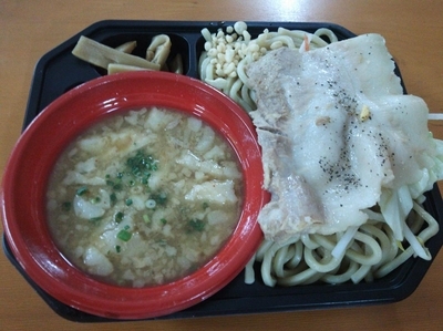「らー麺土俵 鶴嶺峰 ZAN～山～ 背脂つけ麺」@大つけ麺博プレゼンツ つけ麺VSラーメンの写真
