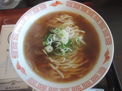 「らーめん（ねぎのせ）」@松屋製麺所の写真