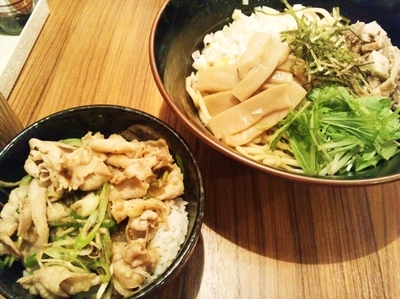「油そば大盛り+ミニスタ丼」@横浜家系ラーメン 壱角家 秋葉原東口店の写真